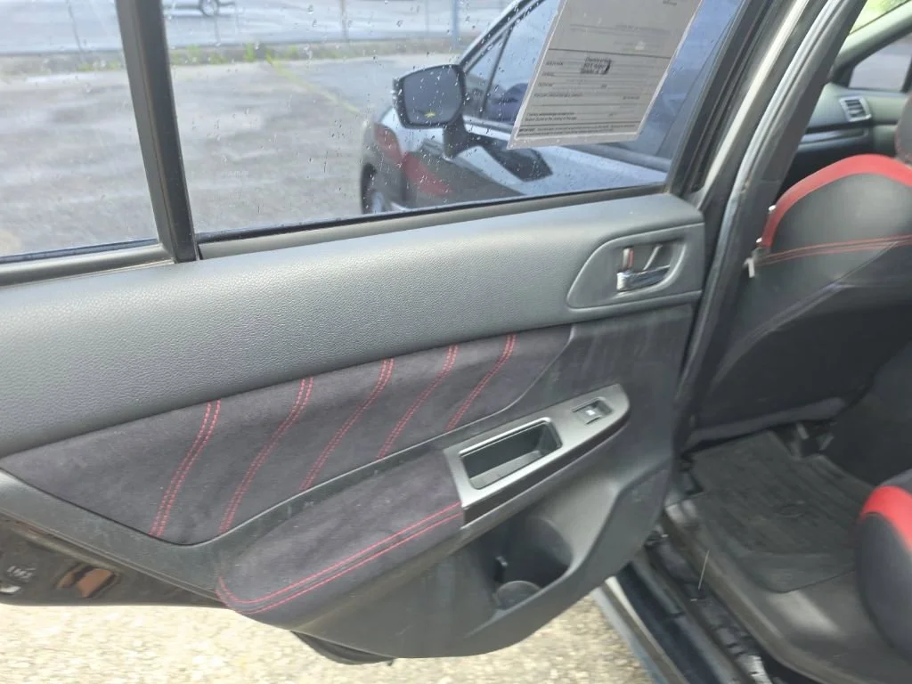 Used 2016  Subaru Base image 25