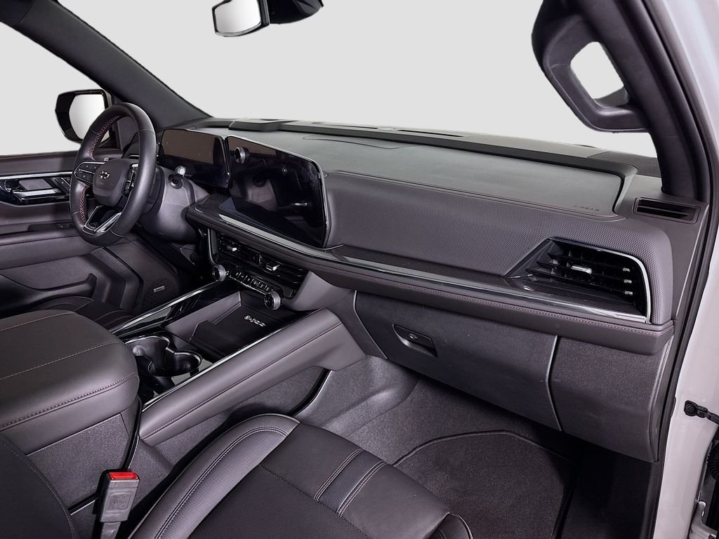 Used 2025 Beige Chevrolet RST image 32