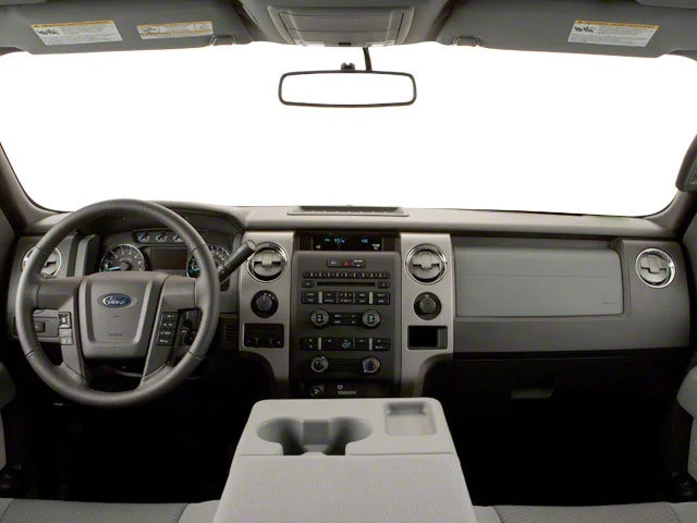 Used 2010  Ford XL image 7