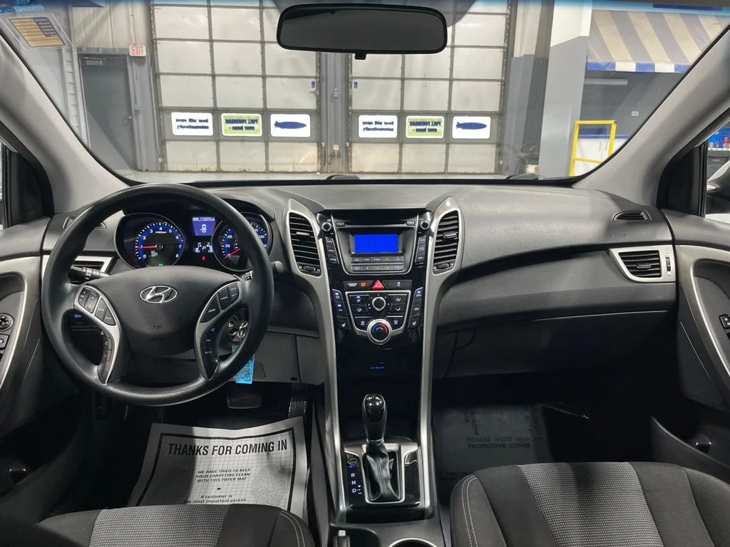Used 2016 Silver Hyundai Base image 25