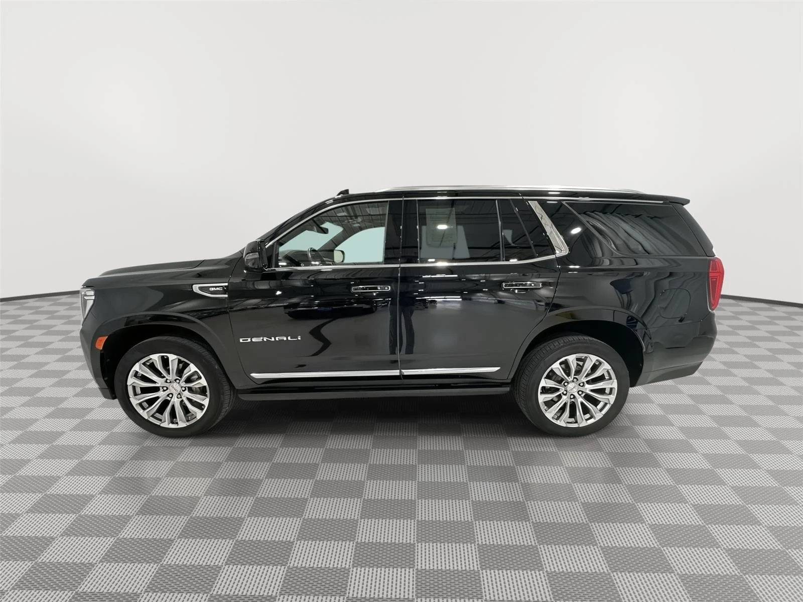 Used 2021 GMC Yukon Denali with VIN 1GKS2DKL1MR408563 for sale in Alexandria, Minnesota