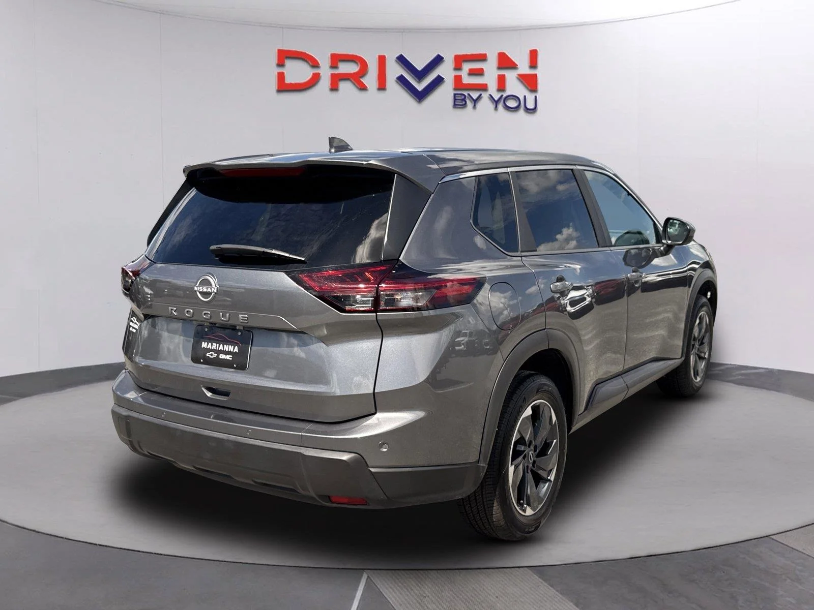 Used 2025 Gun Metallic Nissan SV image 4