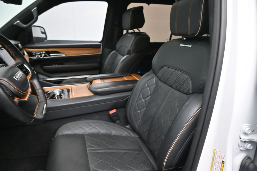 Used 2023 White Jeep Series III image 33