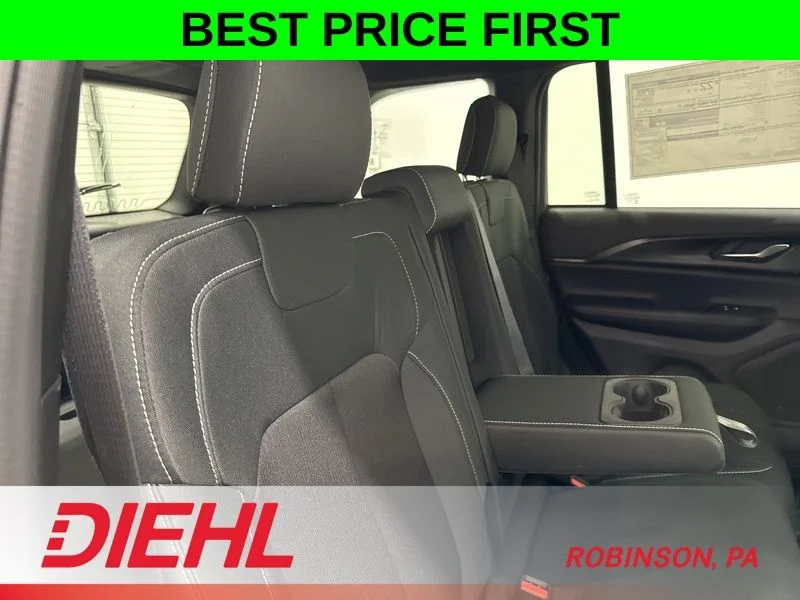 New 2026 Velvet Red Pearl-Coat Exterior Paint Jeep Laredo X image 12