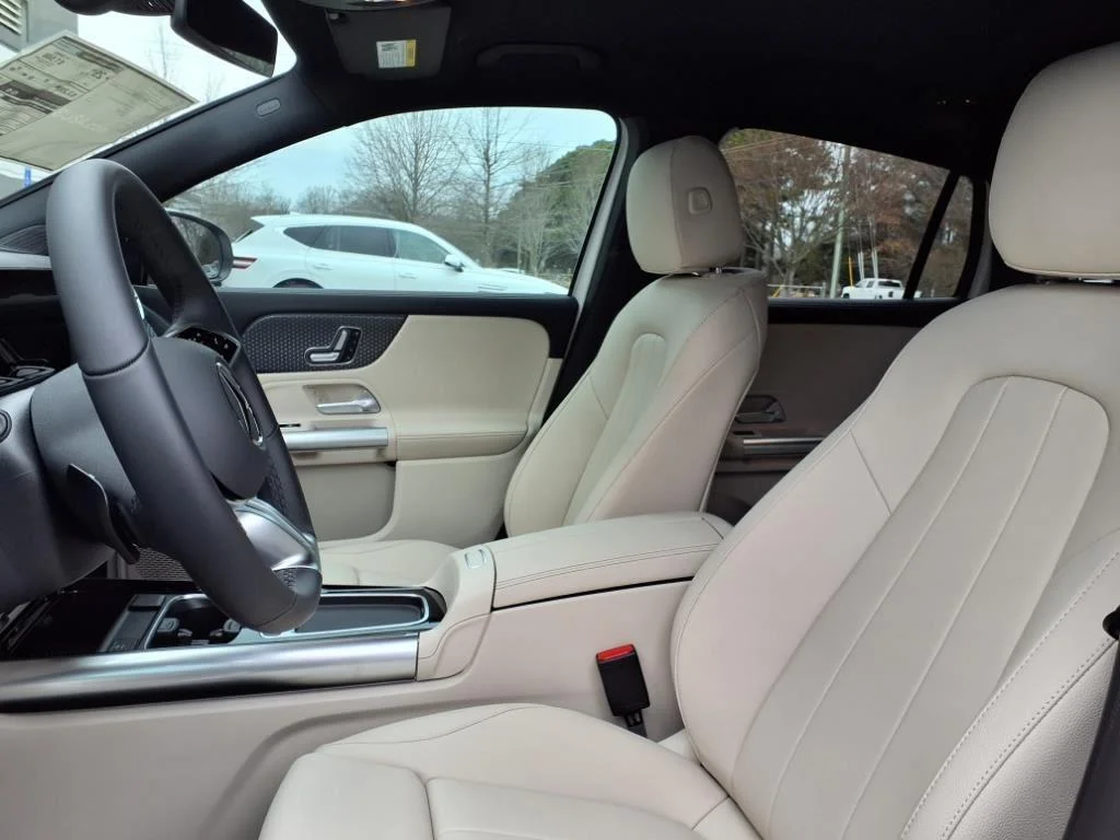 2025 Mercedes-Benz GLA GLA250 - Photo 8