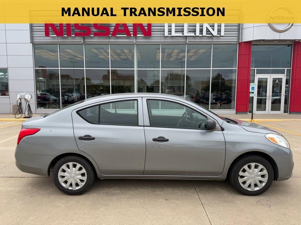 2014 Nissan Versa 1.6 S MT's photo