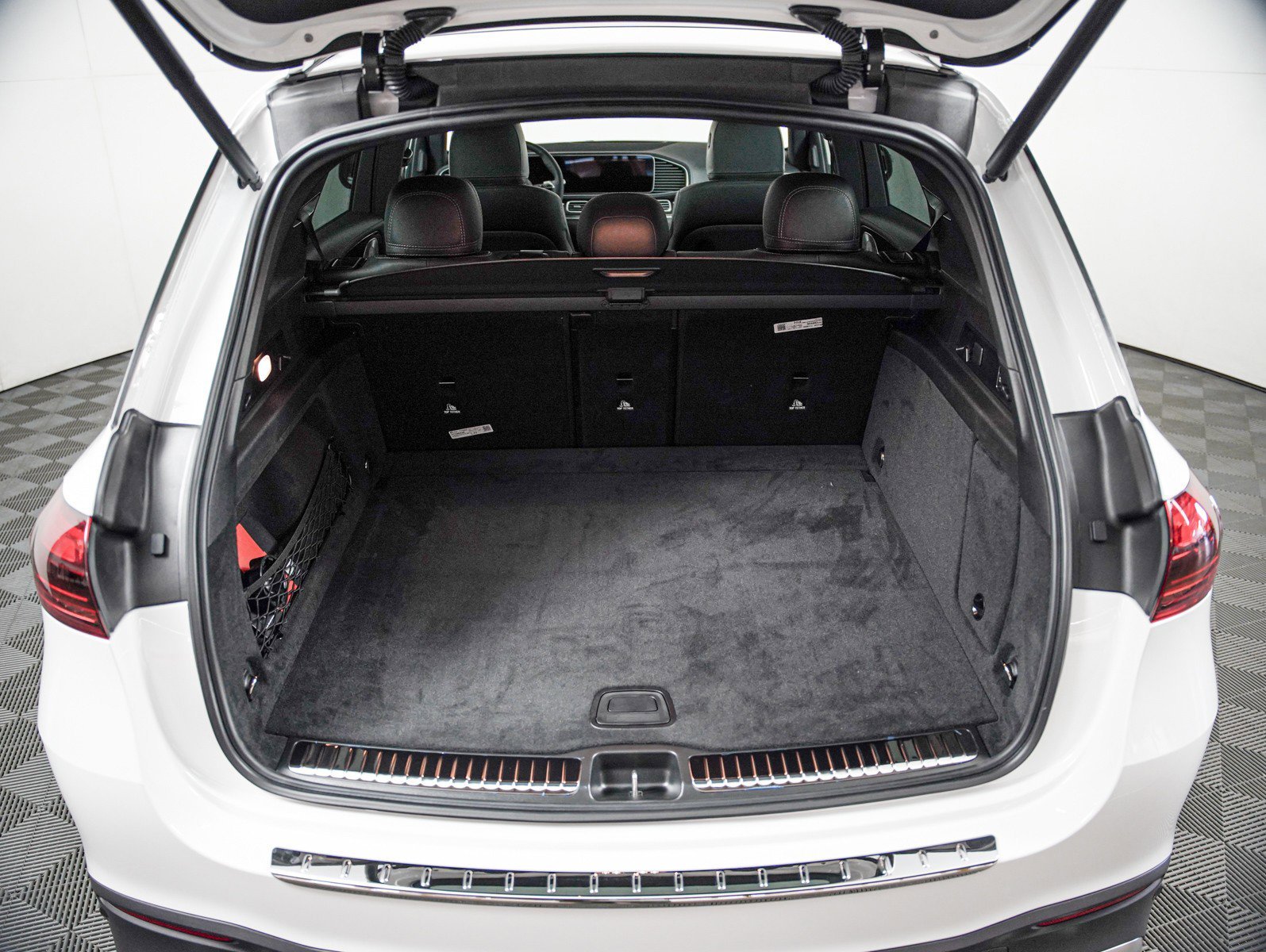 New 2026 Polar White Mercedes-Benz AMG® GLE 53 4MATIC+ SUV image 8