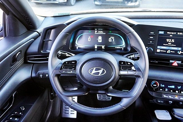 Used 2026 Gray Hyundai SEL Sport image 17