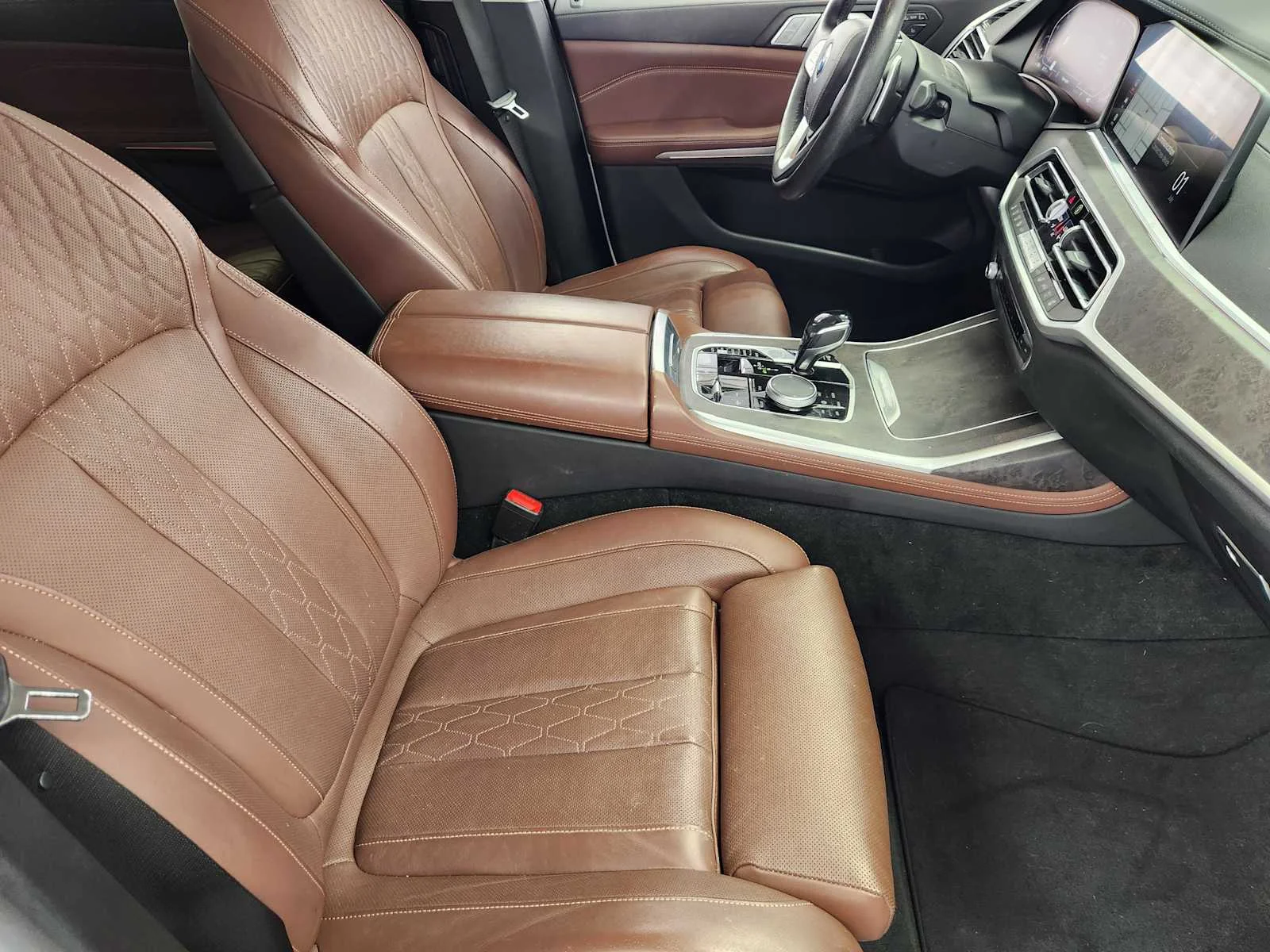 Used 2022 Mineral White Metallic BMW xDrive40i image 8