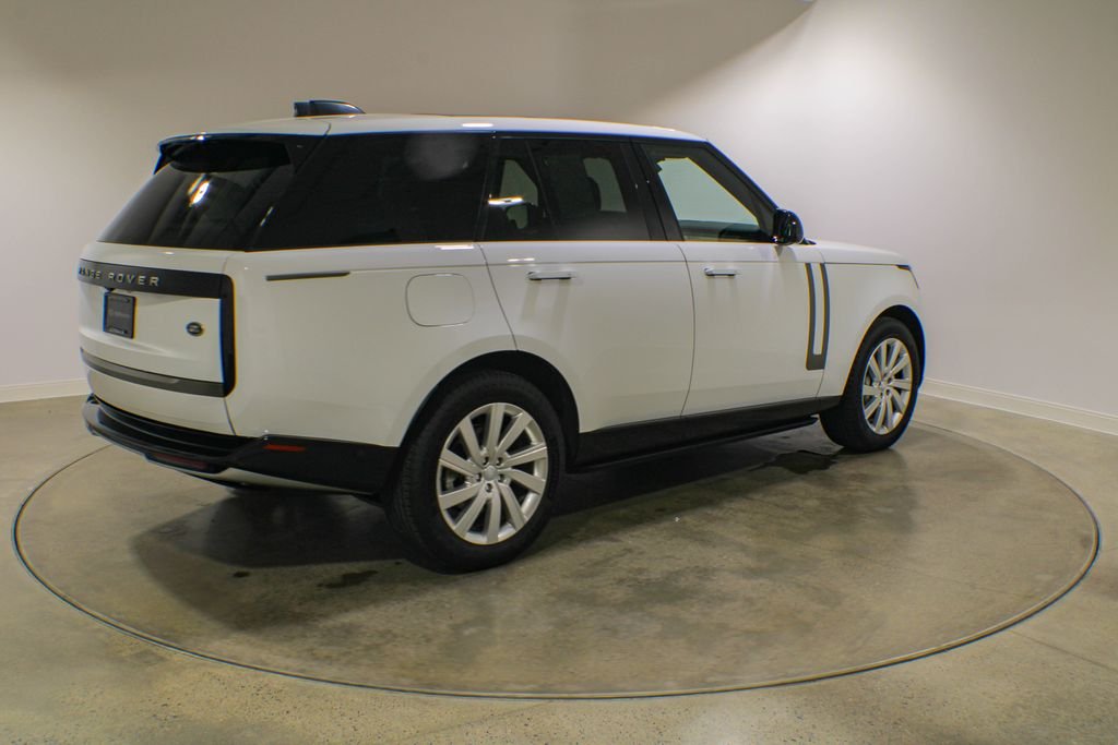 Certified Used 2023 Fuji White Land Rover SE image 6