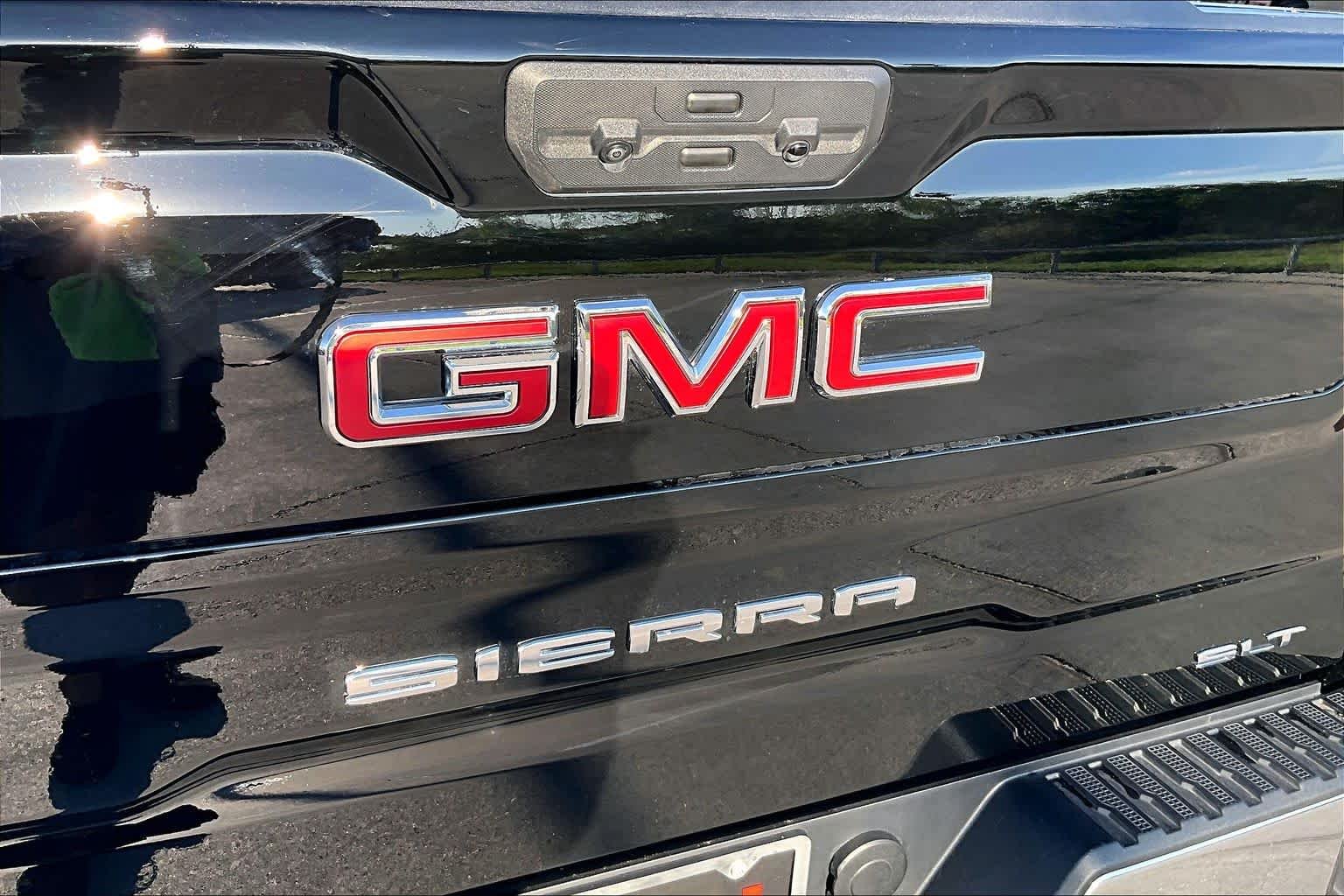 Used 2026 Onyx Black GMC SLT image 10