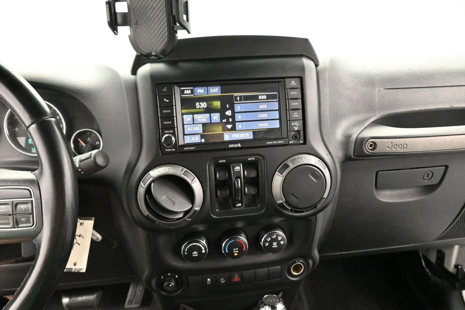 Used 2015 Bright White Clearcoat Jeep Sport image 20
