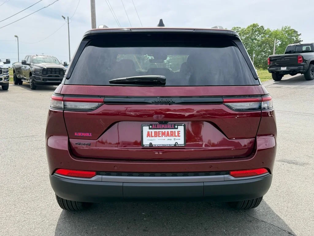 New 2026 Red Jeep Altitude image 4