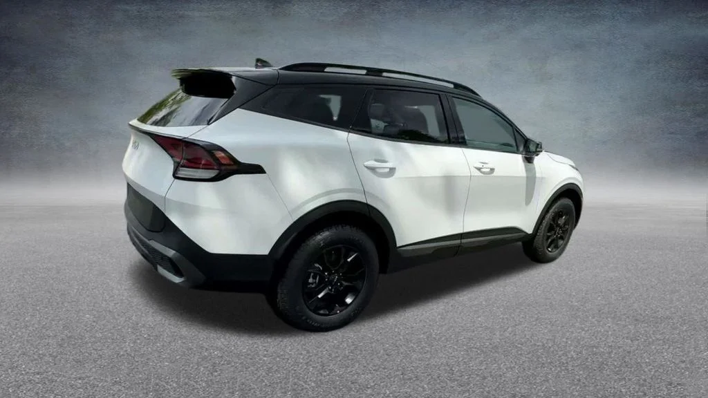 Used 2024 White Kia X-Pro Prestige image 23