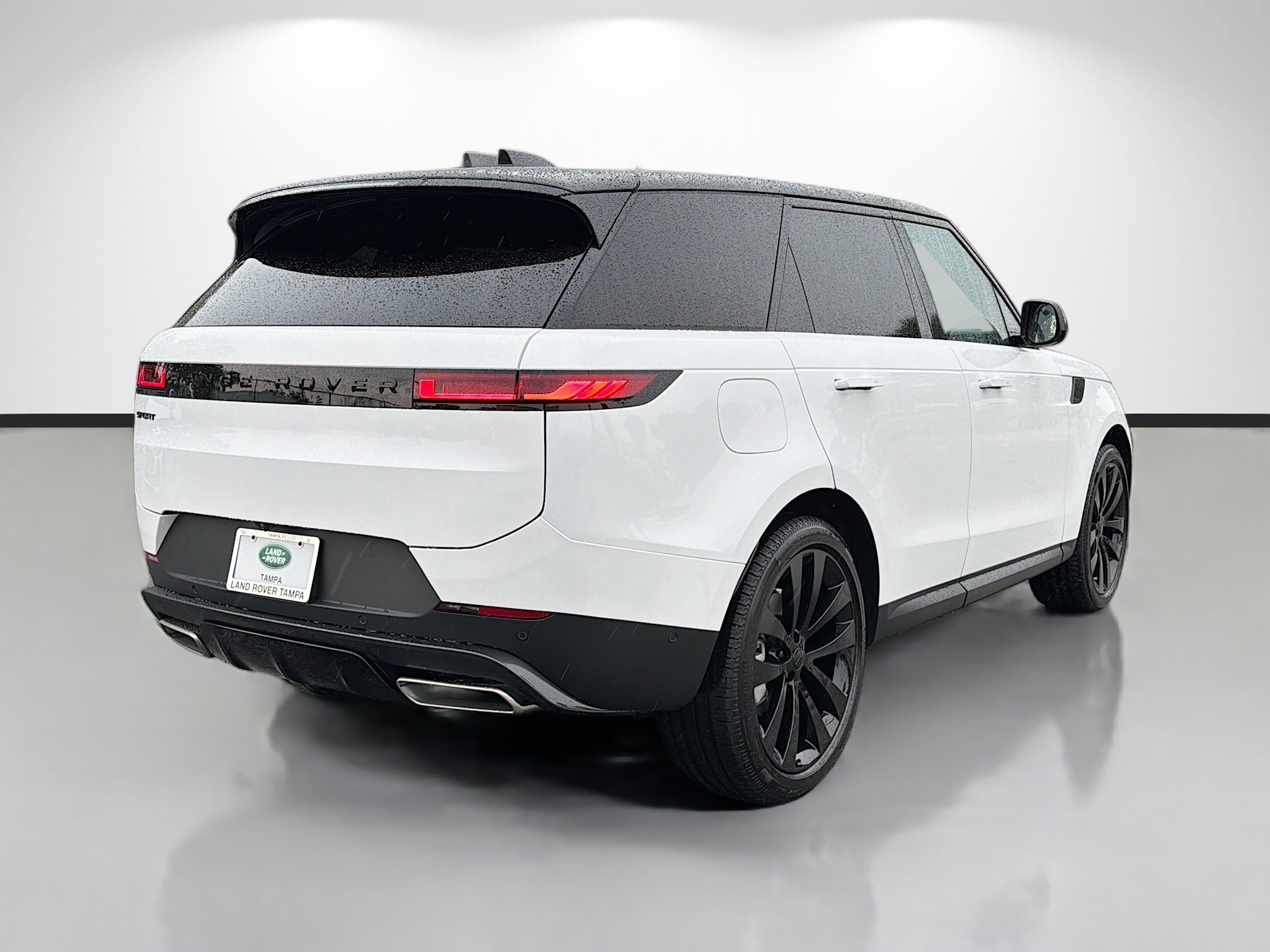 New 2026 Ostuni Pearl White Land Rover SE image 5