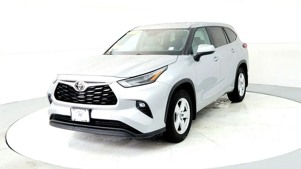 Used 2023 Silver Toyota LE image 2