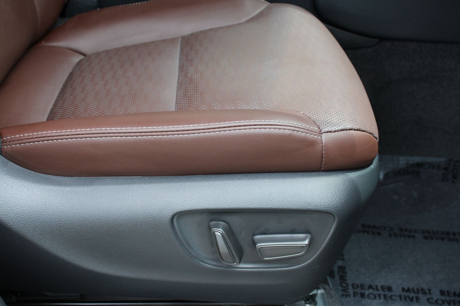 Used 2025  Toyota Base image 38