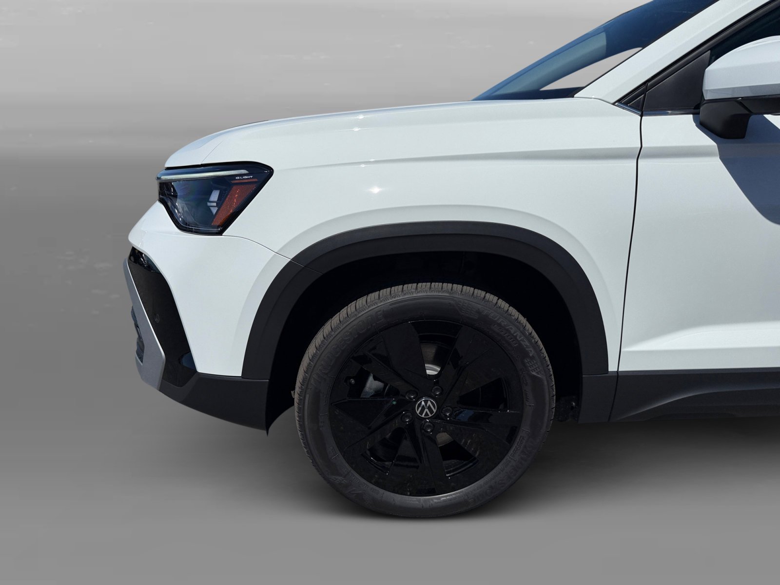 New 2026 Pure White Volkswagen SE image 9