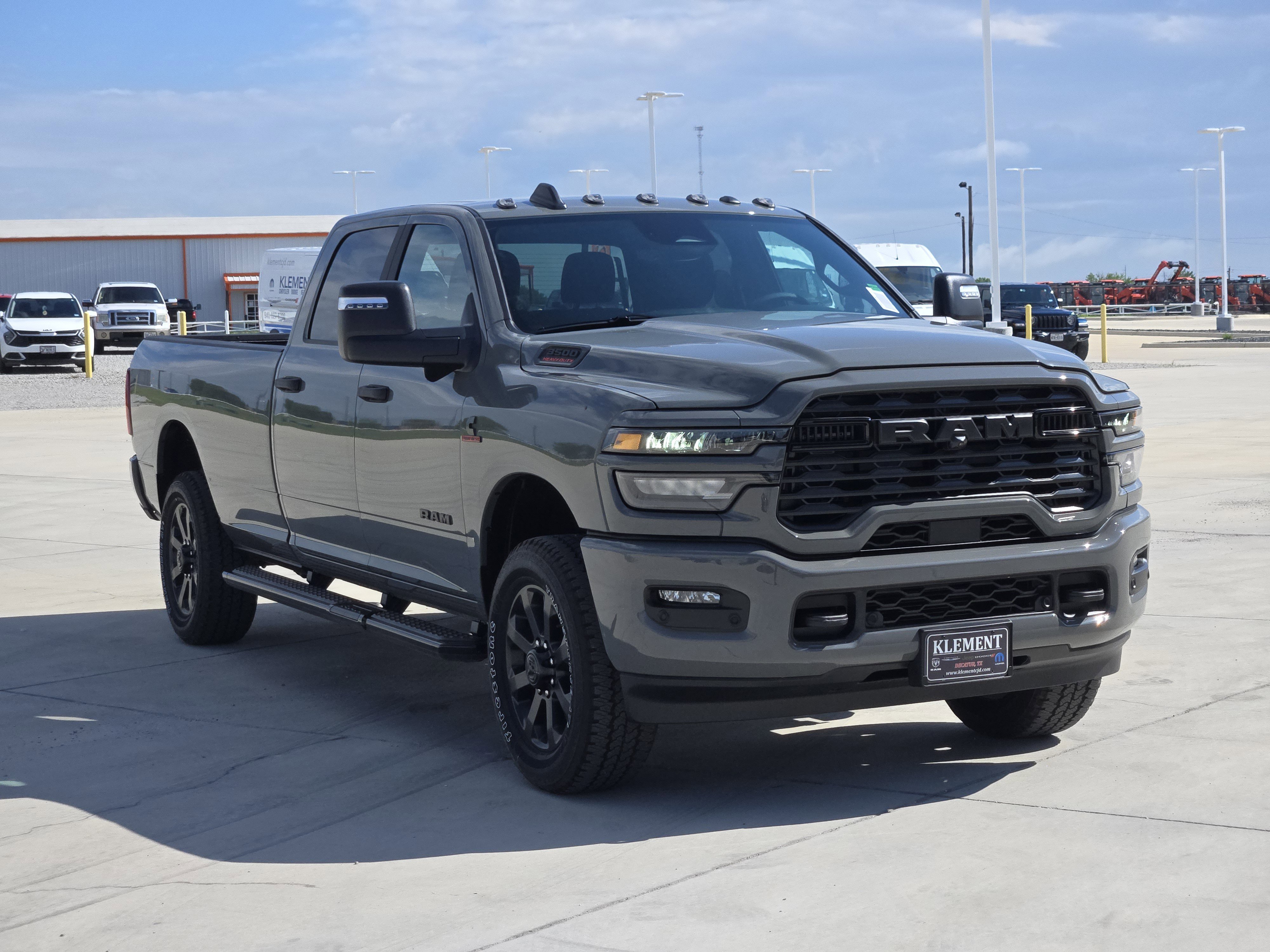 New 2026 Ceramic Gray Clear-Coat Exterior Paint RAM Lone Star image 3