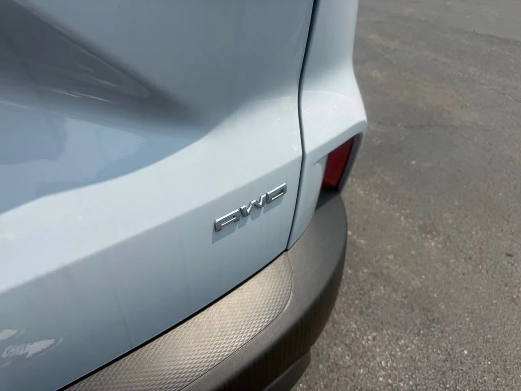 New 2026 Space Silver Metallic Ford ST-Line Select image 35