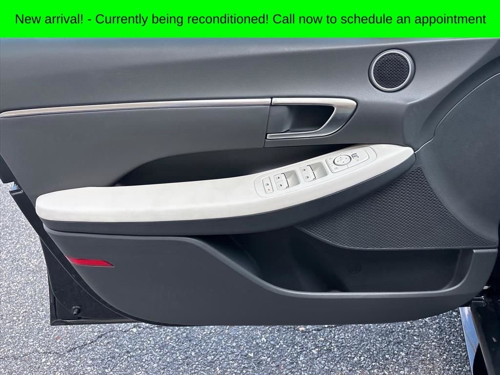 Used 2023 Gray Hyundai SEL image 8
