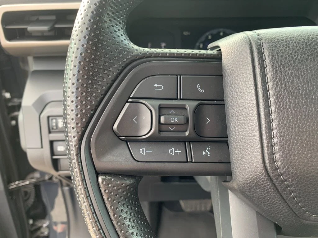 Used 2024  Toyota SR image 26
