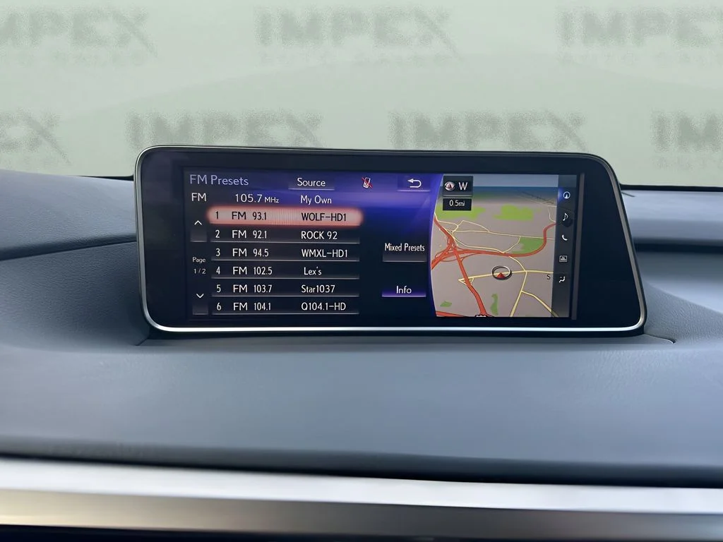 Used 2018 White Lexus 450h image 18