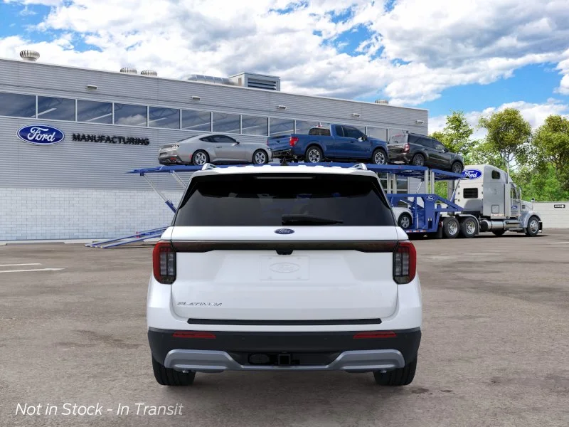 New 2026 Star White Metallic Tri-Coat Ford Platinum™ image 5