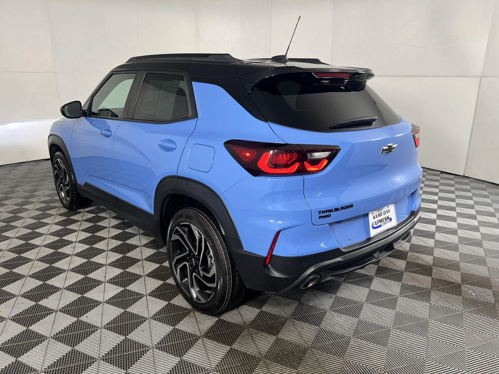 Used 2024 Fountain Blue Chevrolet RS image 6