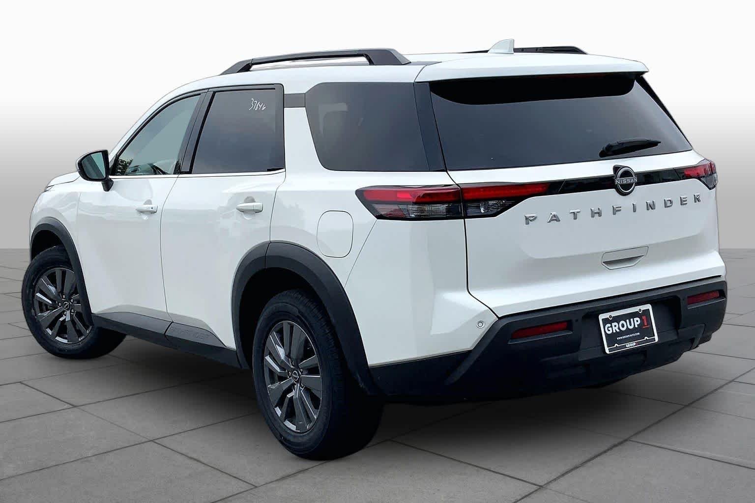 Used 2025 Glacier White Nissan SV image 10