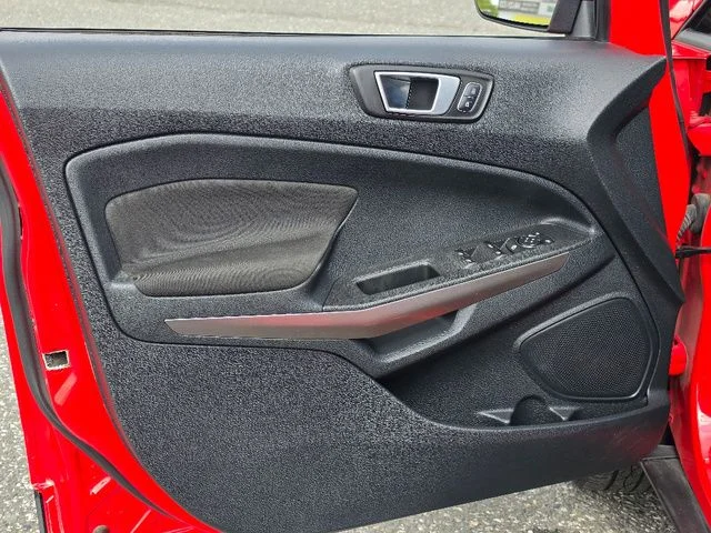Used 2019 Race Red Ford SE image 19