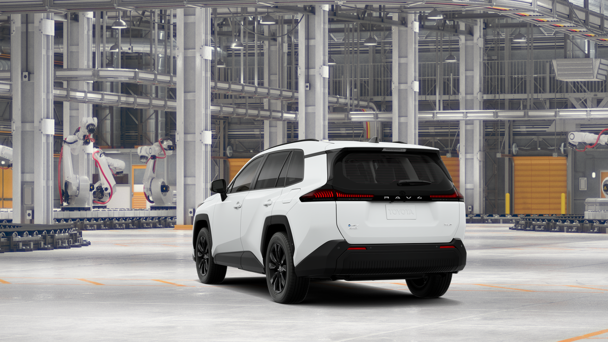 New 2026 Ice Cap Toyota XLE Premium image 7