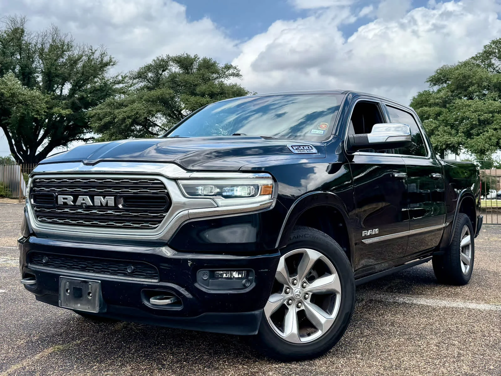 2019 RAM 1500 Limited 4x4 Crew Cab 5'7's photo