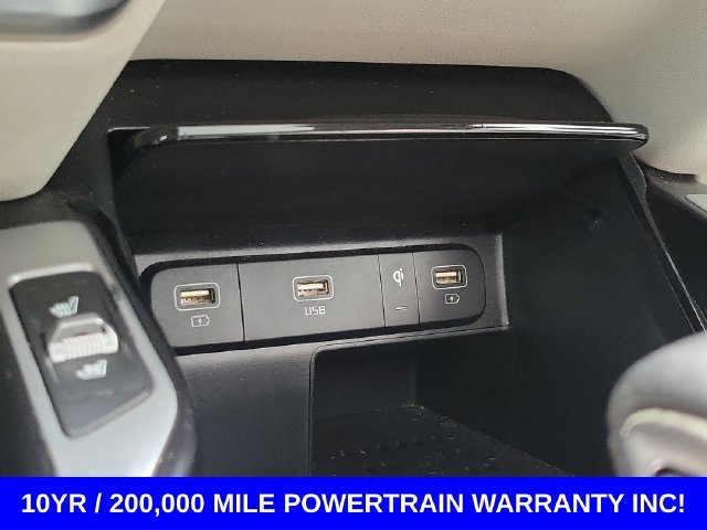 Used 2021 White Kia SX-Prestige image 21