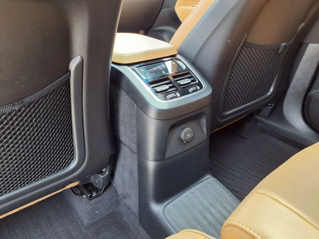 Certified Used 2024 Blue Volvo Ultimate image 21