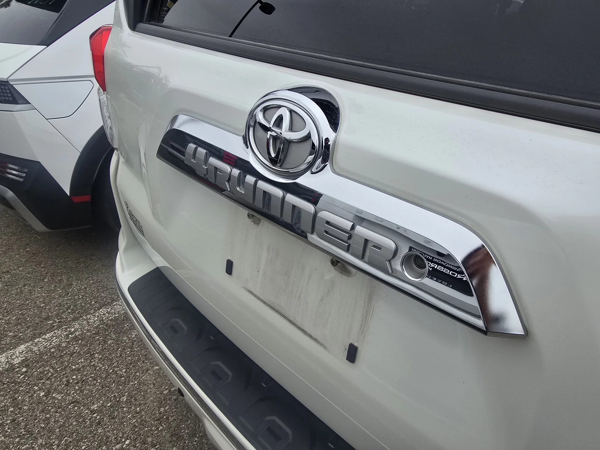 Used 2013 Blizzard Pearl Metallic Toyota SR5 image 11