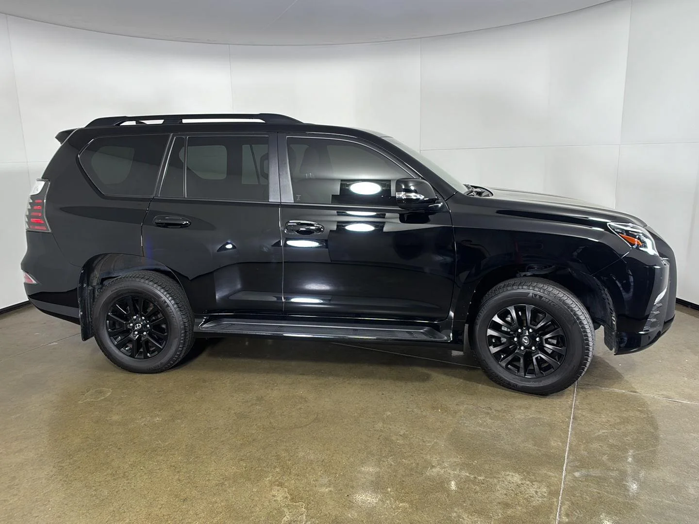 Used 2023 Black Onyx Lexus GX 460 image 9
