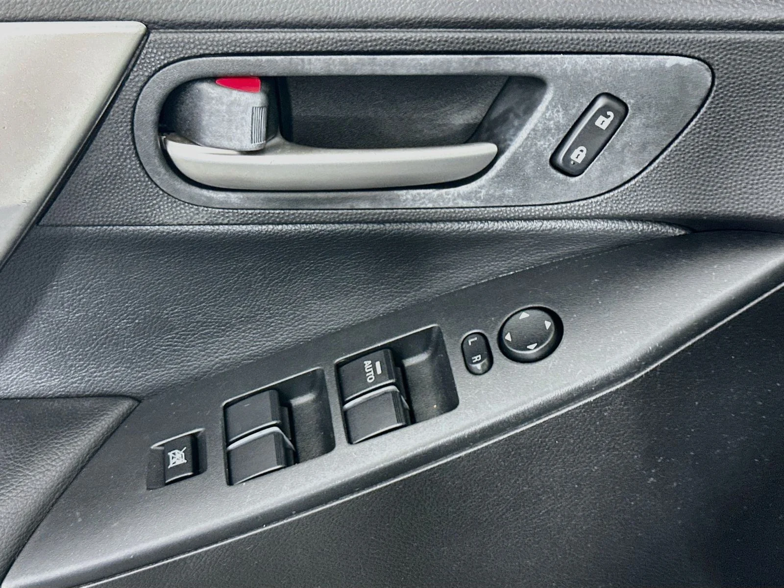 Used 2010 Graphite Mica Mazda s Grand Touring image 16