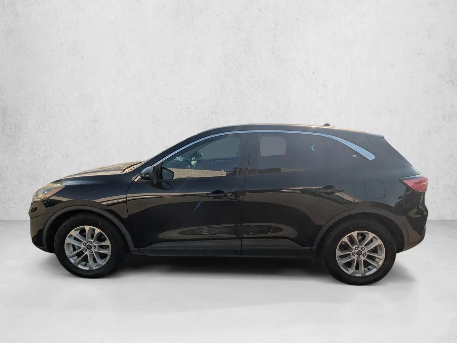 Used 2020 Agate Black Metallic Ford SE image 8
