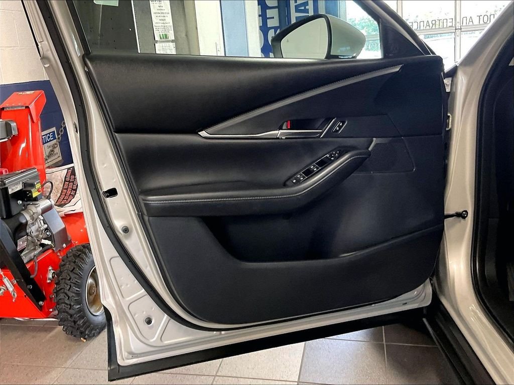 Used 2023 Silver Mazda 2.5 S Preferred Package image 9