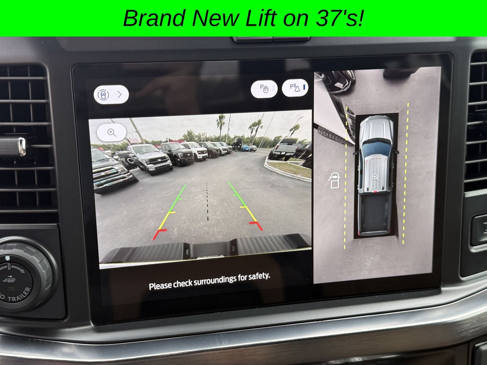 Used 2025 White Ford Lariat image 30