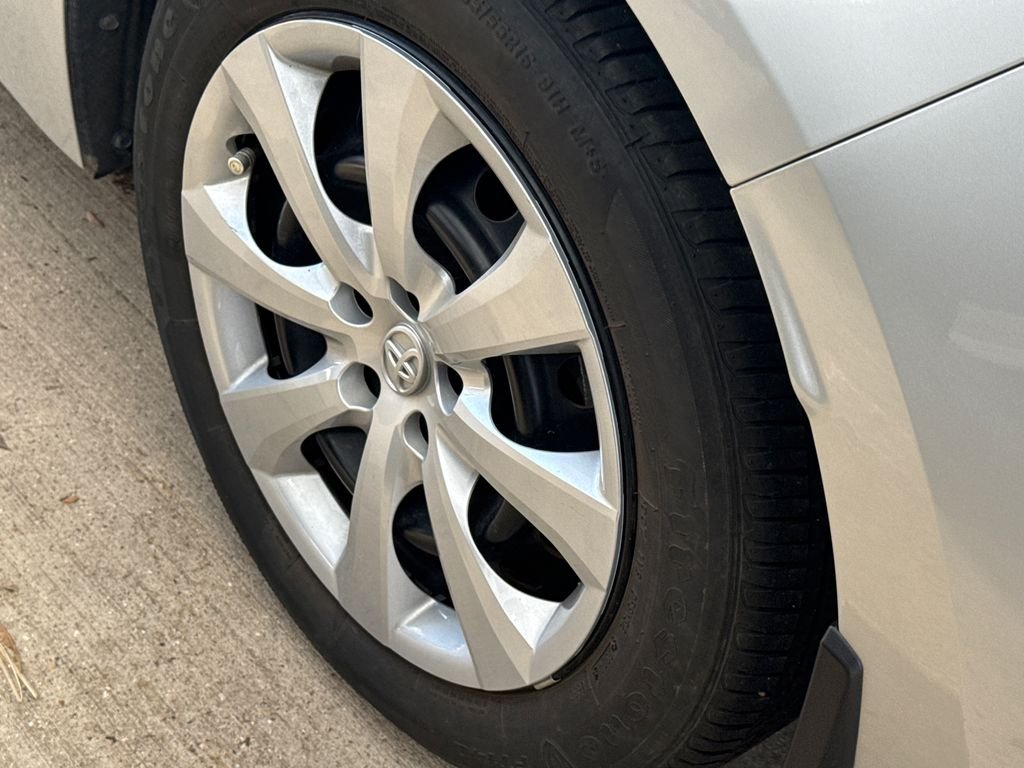 Used 2024 Classic Silver Metallic Toyota LE image 9