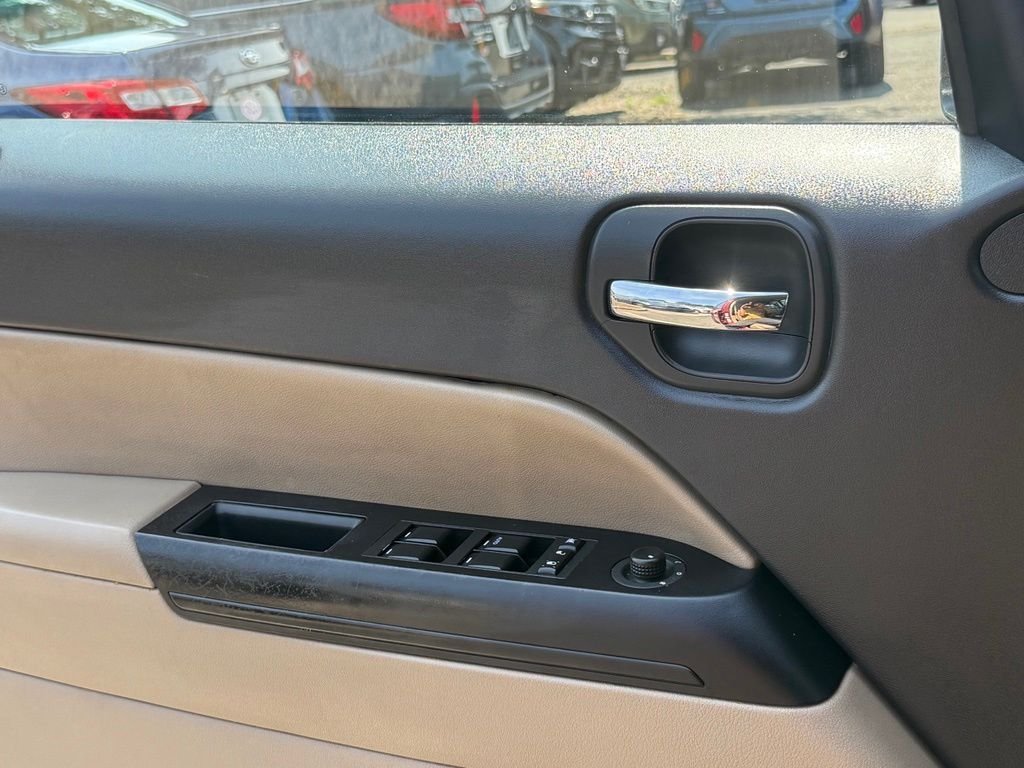 Used 2016 Red Jeep High Altitude image 19