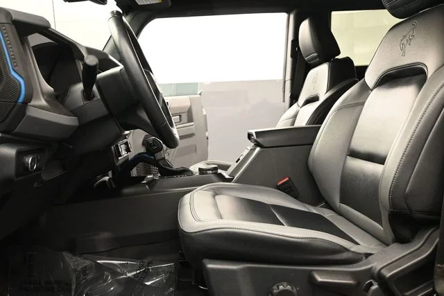 Used 2024 Gray Metallic Ford Black Diamond image 17