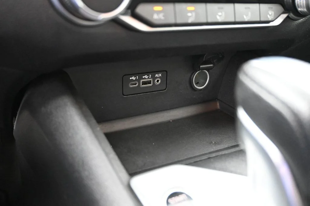 Used 2022 Silver Nissan 2.5 SV image 23