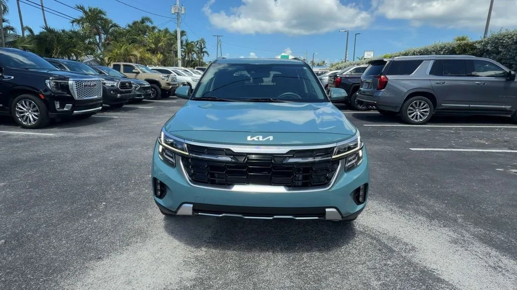 Used 2024 Blue Kia SX image 3