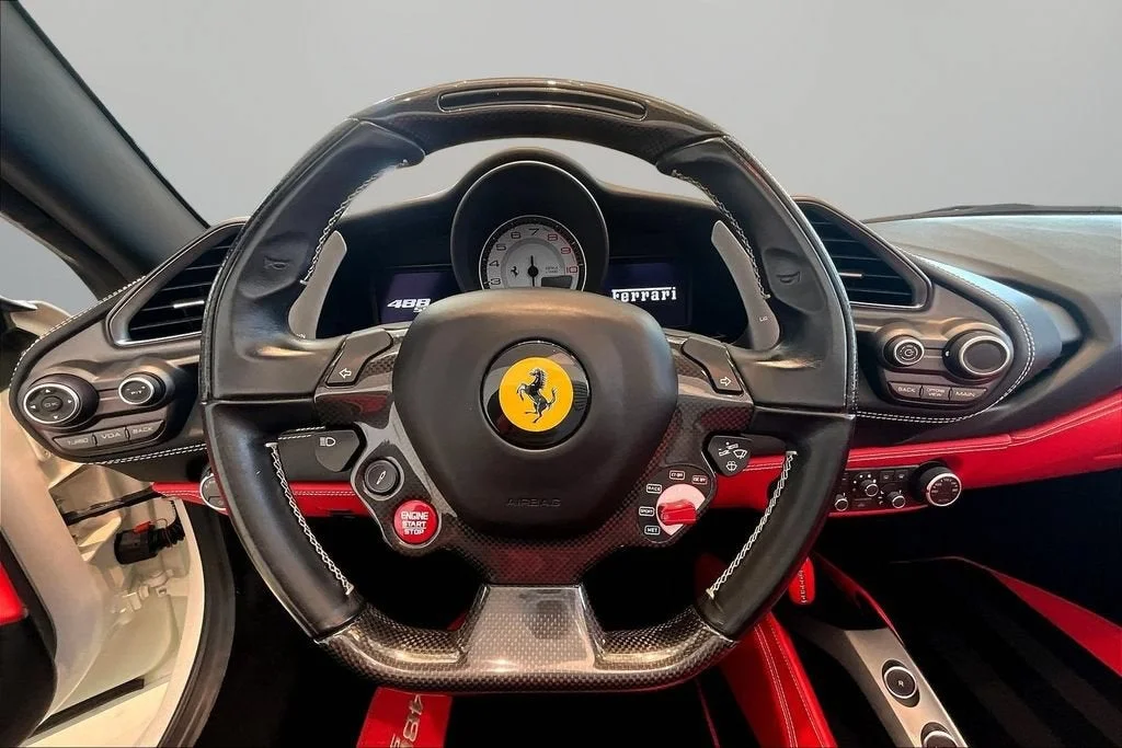 Used 2017 Bianco Avus Ferrari  image 9