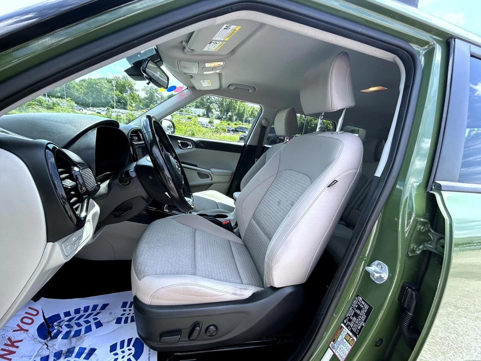 Used 2020 Green Kia EX image 11