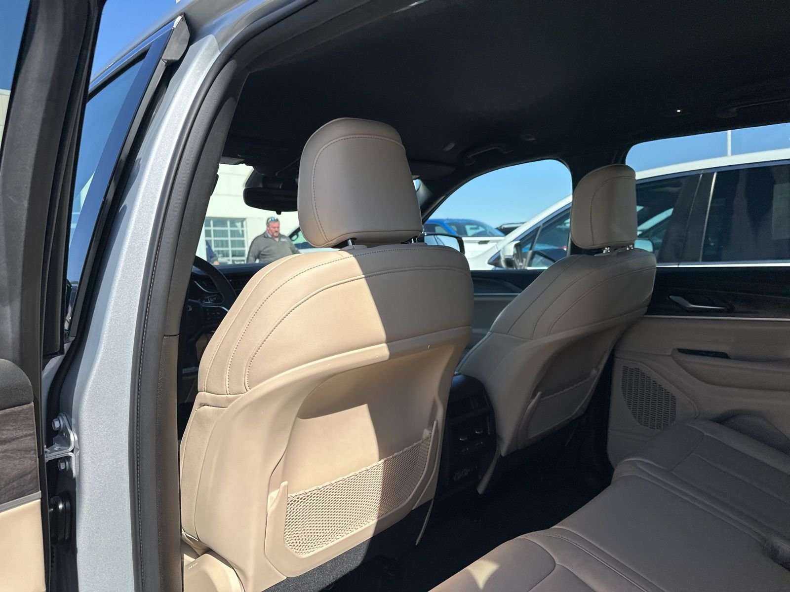 Used 2023 Silver Jeep Limited image 20