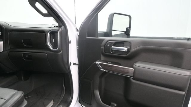Used 2022 White Chevrolet LTZ image 11
